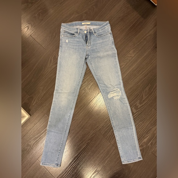 Levi’s 711 Jeans Light Wash Denim - Picture 2 of 4